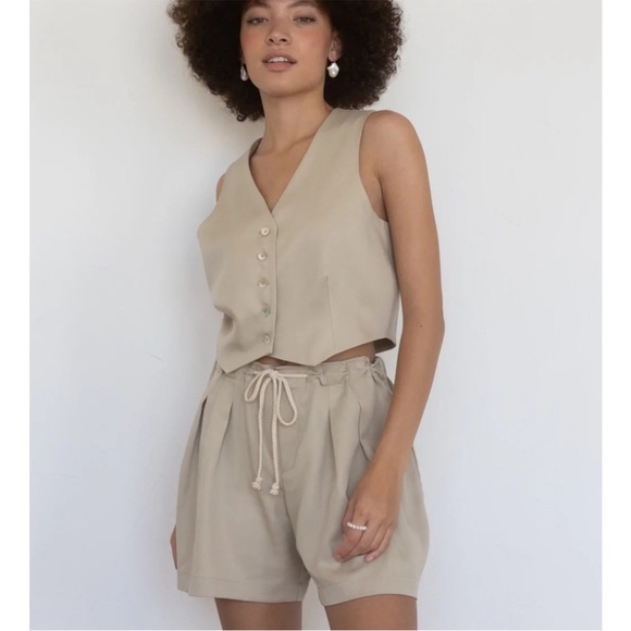 DONNI. Pants - DONNI Pleated Short XXS New Without Tags